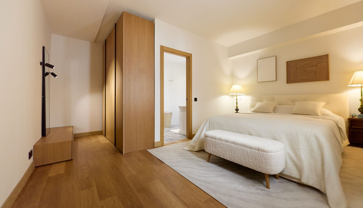 2 Bed Apartment for sale in Puerto Banús Costa Del Sol, Málaga, Spain
