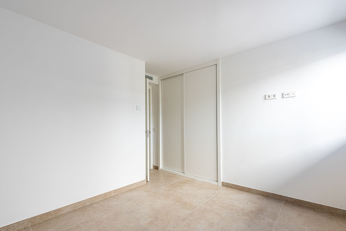 4 Bed Apartment for sale in Estepona Costa Del Sol, Málaga, Spain