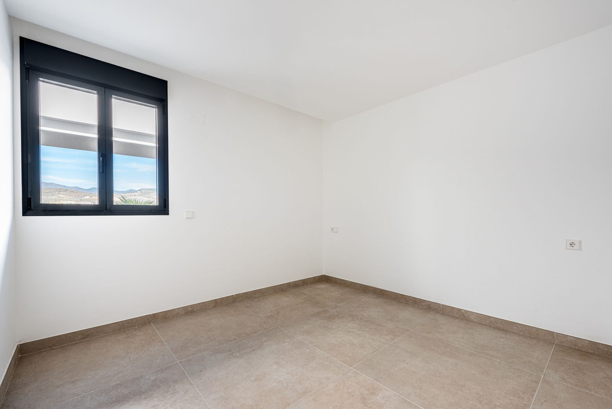 4 Bed Apartment for sale in Estepona Costa Del Sol, Málaga, Spain