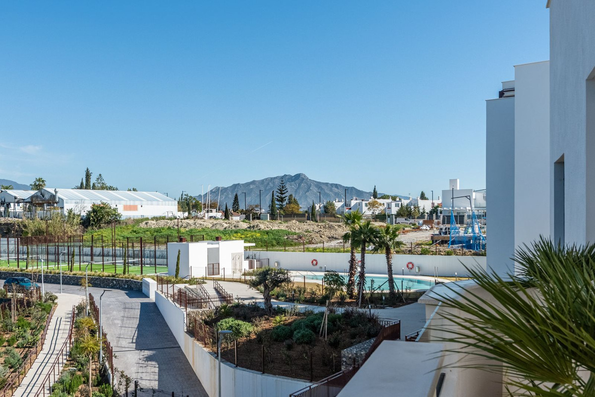 4 Bed Apartment for sale in Estepona Costa Del Sol, Málaga, Spain