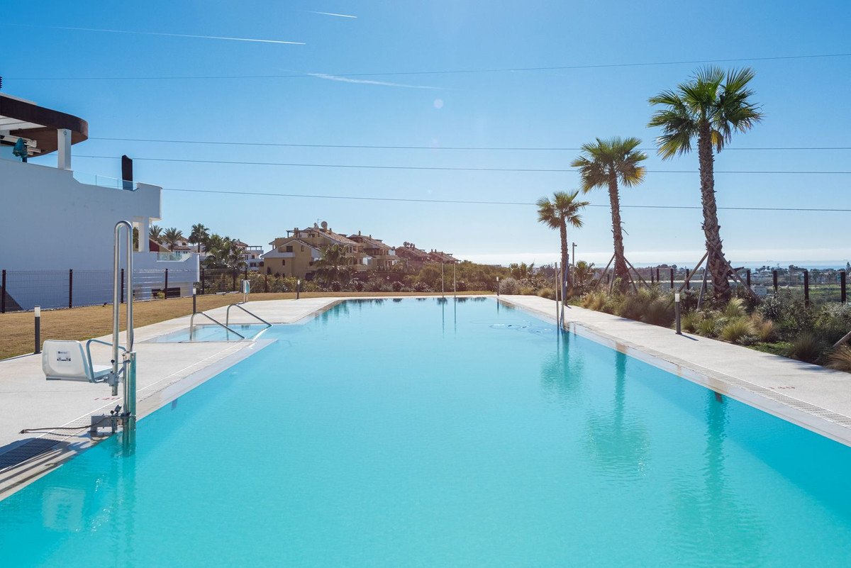 4 Bed Apartment for sale in Estepona Costa Del Sol, Málaga, Spain