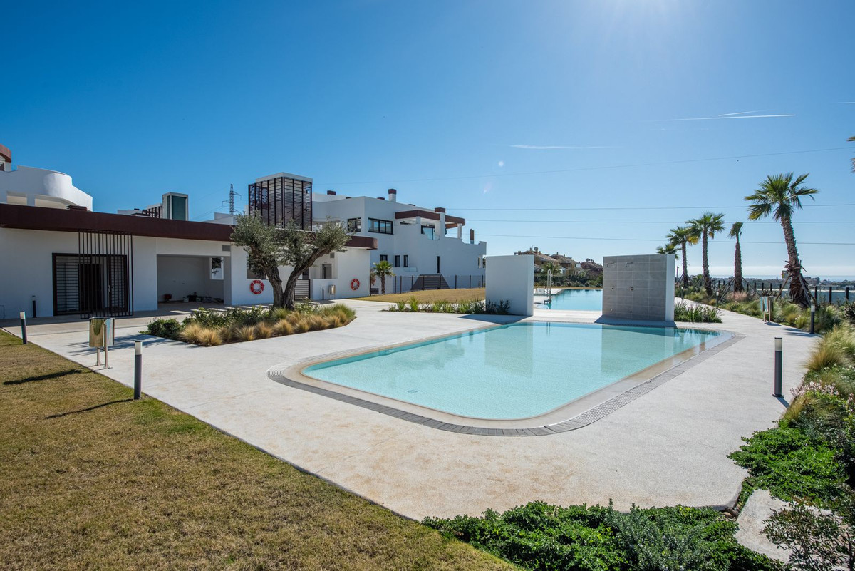 4 Bed Apartment for sale in Estepona Costa Del Sol, Málaga, Spain