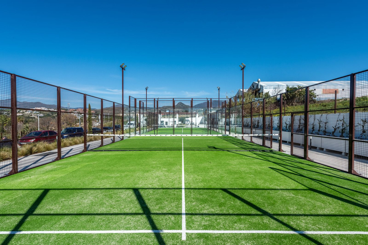 4 Bed Apartment for sale in Estepona Costa Del Sol, Málaga, Spain