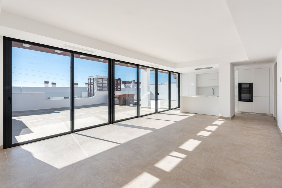4 Bed Apartment for sale in Estepona Costa Del Sol, Málaga, Spain