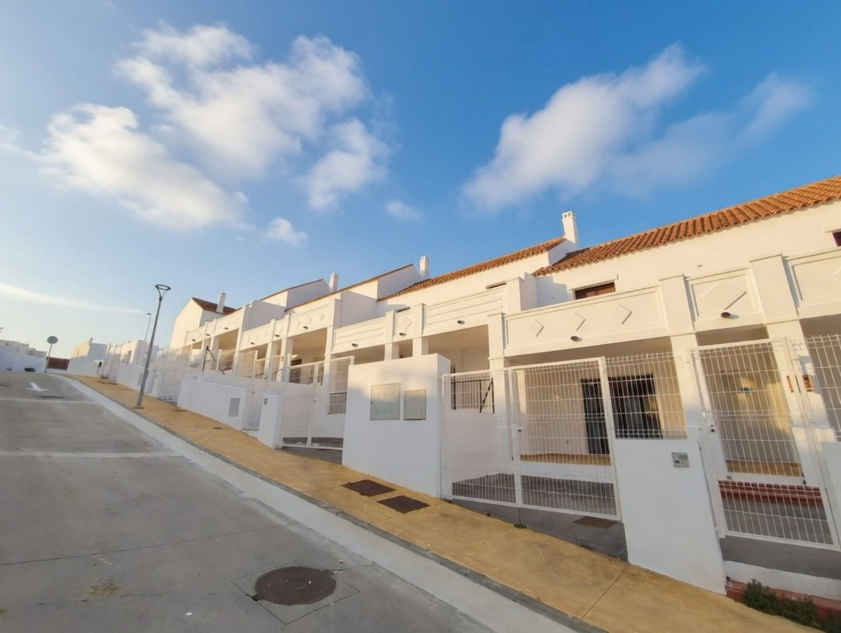 3 Bed Townhouse for sale in Doña Julia Costa Del Sol, Málaga, Spain