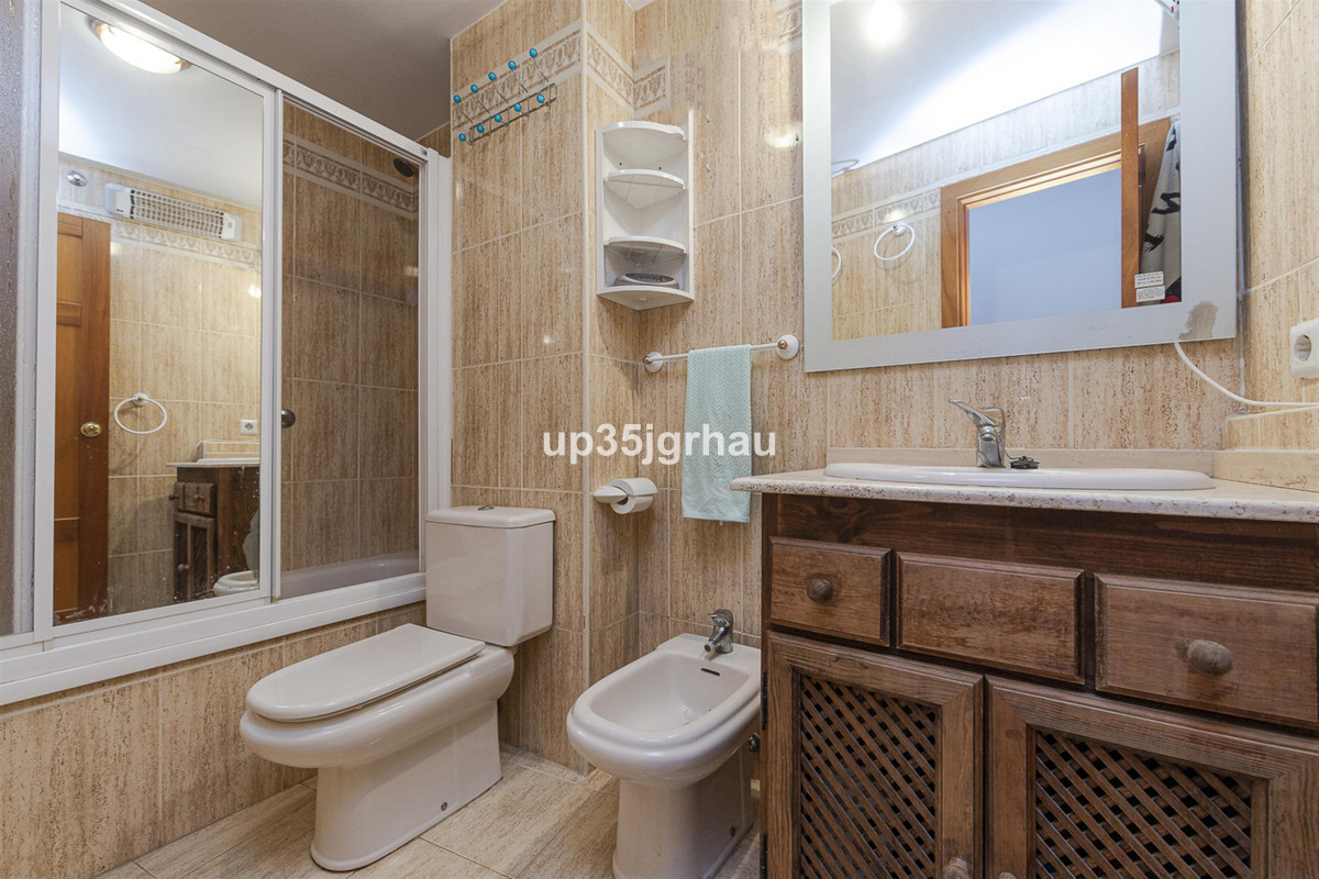 2 Bed Apartment for sale in Estepona Costa Del Sol, Málaga, Spain