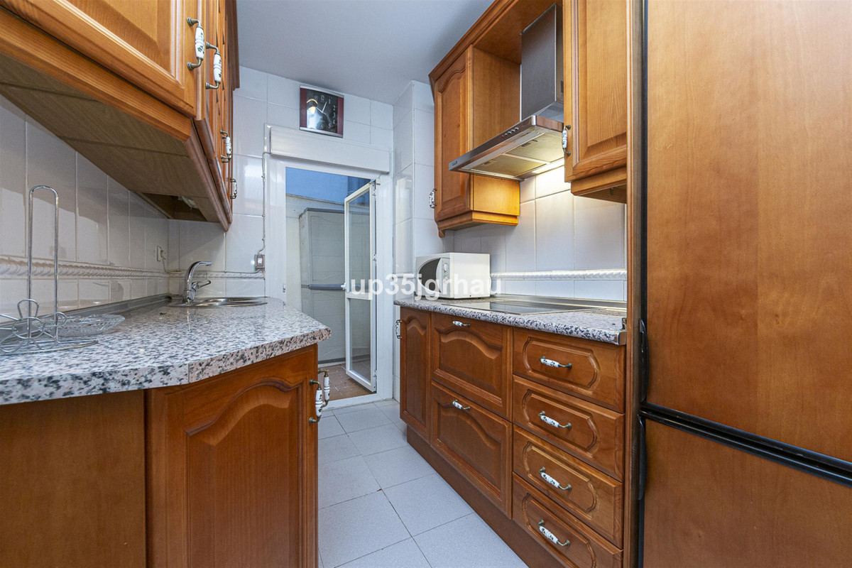 2 Bed Apartment for sale in Estepona Costa Del Sol, Málaga, Spain