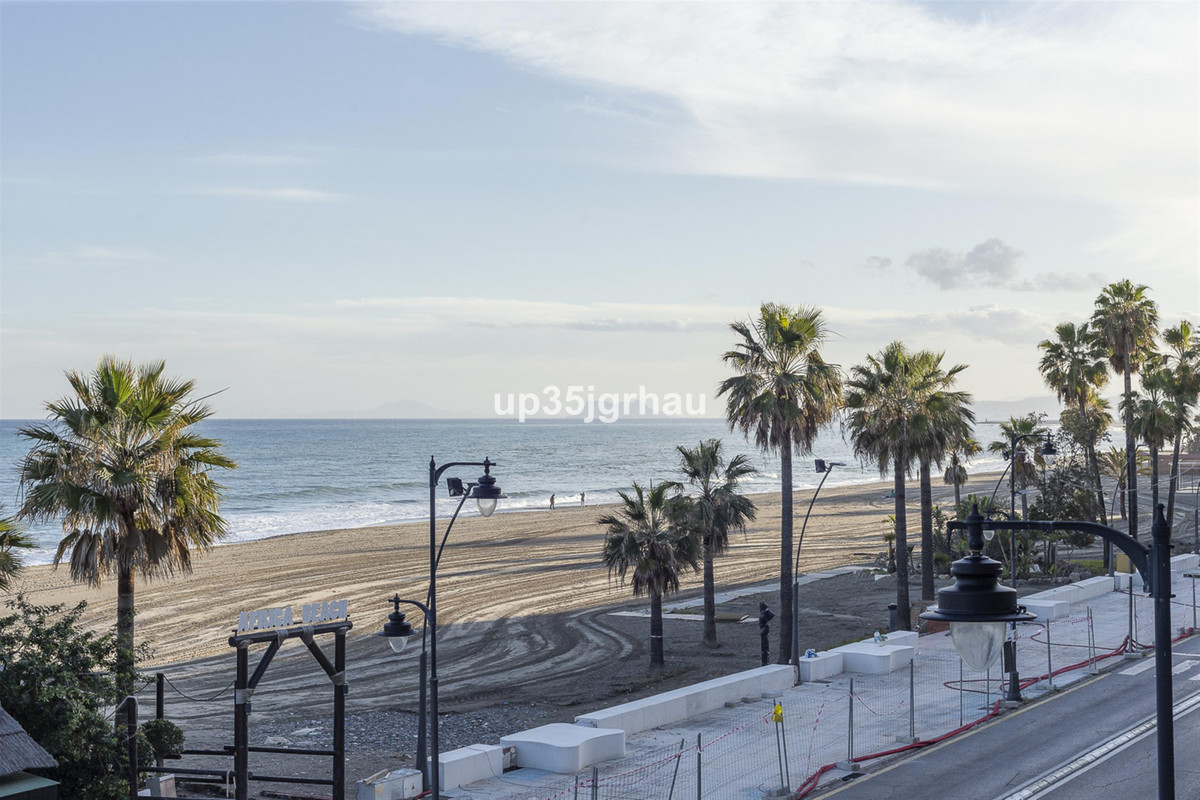 2 Bed Apartment for sale in Estepona Costa Del Sol, Málaga, Spain