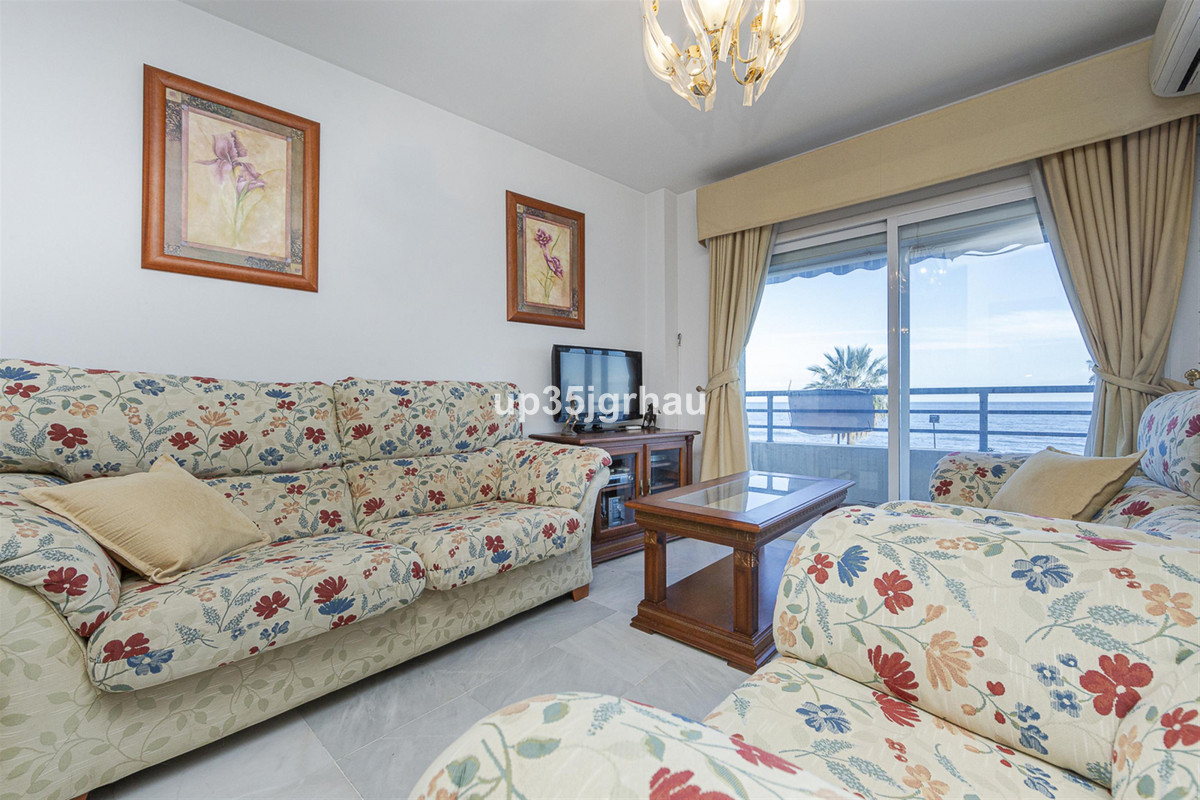 2 Bed Apartment for sale in Estepona Costa Del Sol, Málaga, Spain
