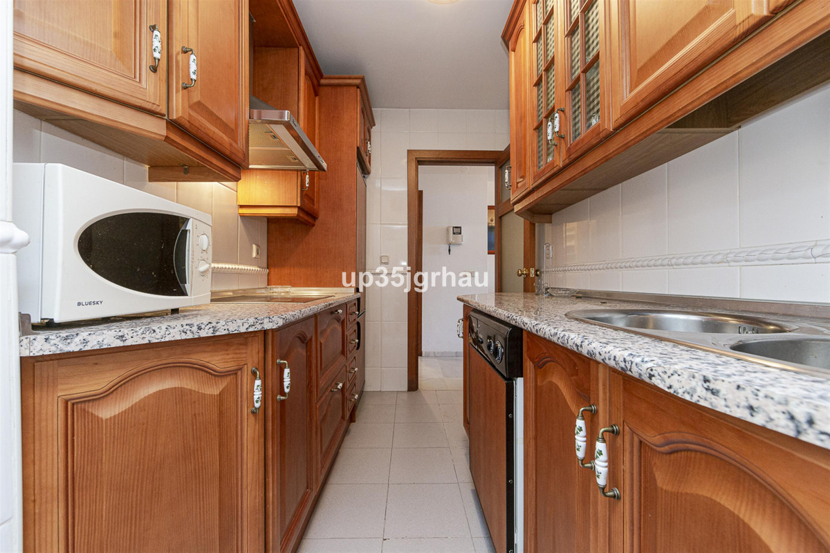 2 Bed Apartment for sale in Estepona Costa Del Sol, Málaga, Spain