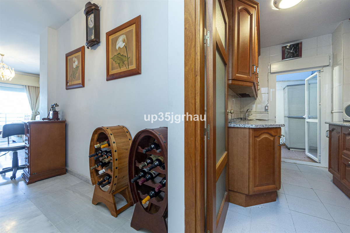 2 Bed Apartment for sale in Estepona Costa Del Sol, Málaga, Spain