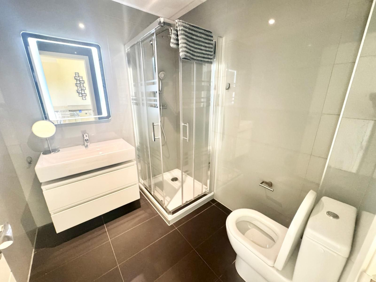 2 Bed Apartment for sale in Cerros Del Aguila Costa Del Sol, Málaga, Spain