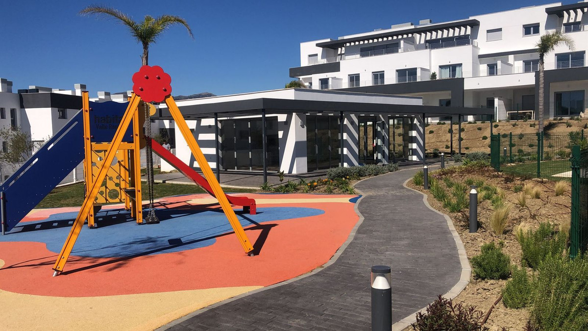 2 Bed Apartment for sale in Estepona Costa Del Sol, Málaga, Spain