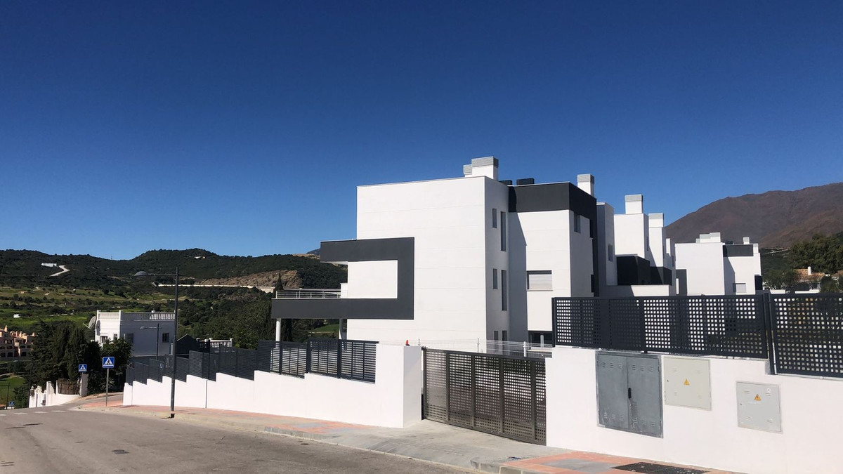 2 Bed Apartment for sale in Estepona Costa Del Sol, Málaga, Spain