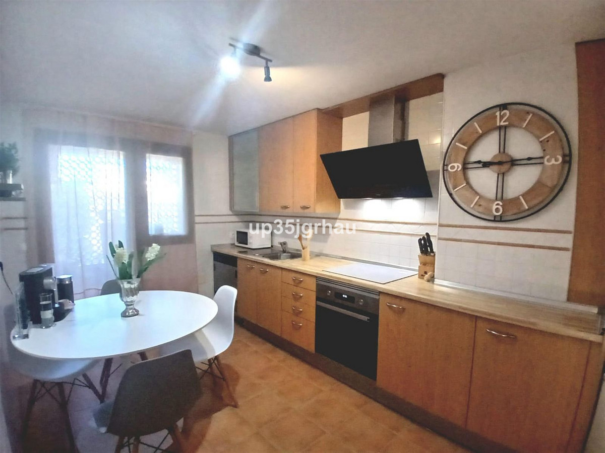 Se vende Apartamento Planta Media de 2 dormitorios en Costa Del Sol, Málaga, España