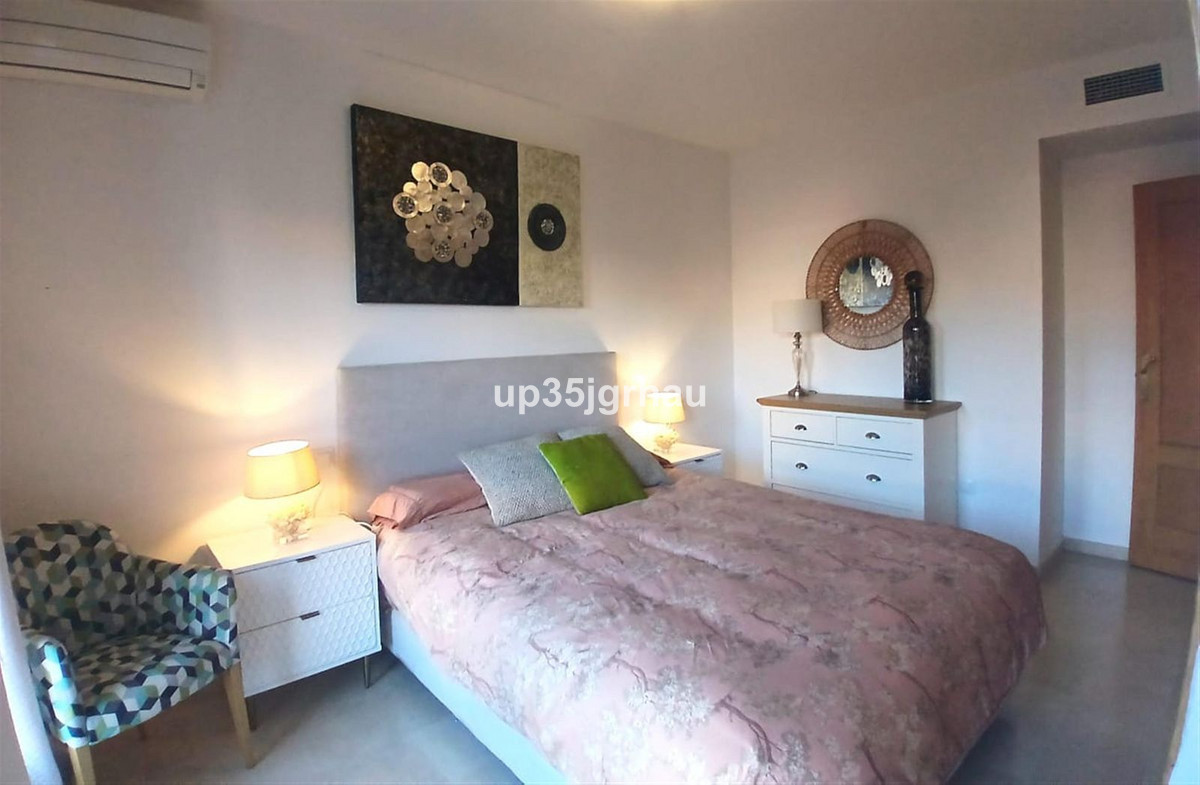 Se vende Apartamento Planta Media de 2 dormitorios en Costa Del Sol, Málaga, España