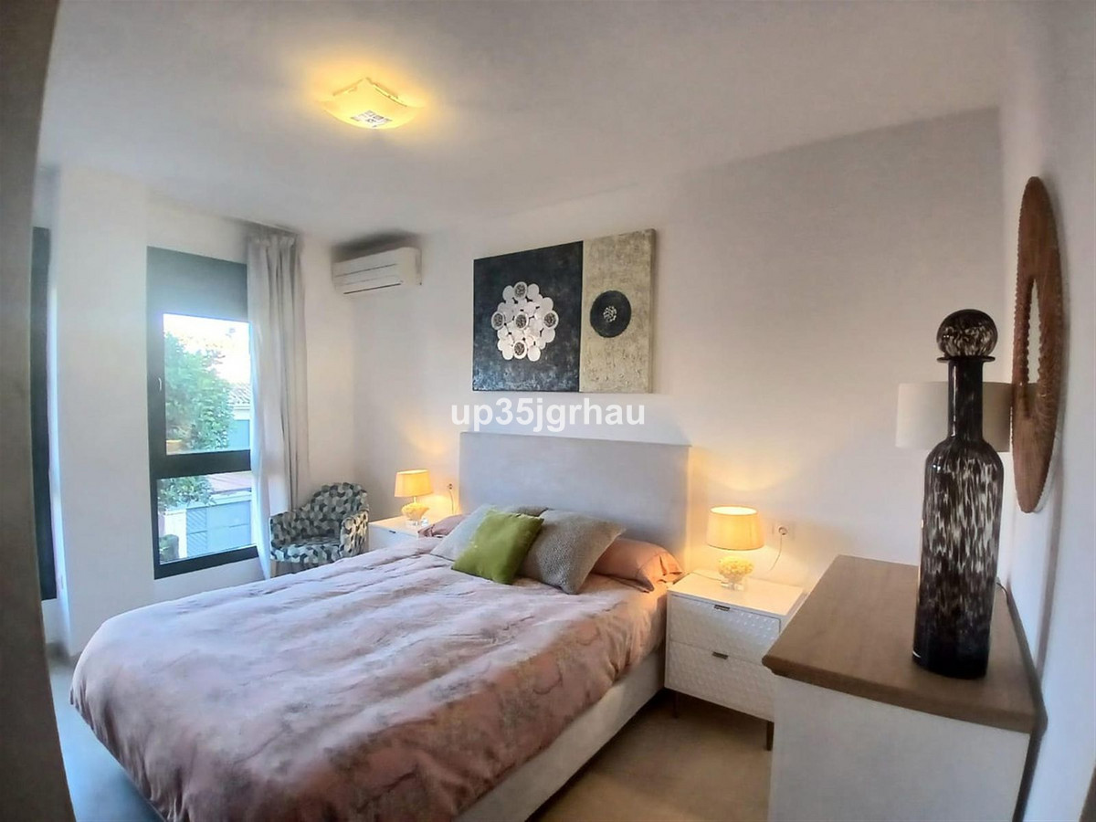 Se vende Apartamento Planta Media de 2 dormitorios en Costa Del Sol, Málaga, España