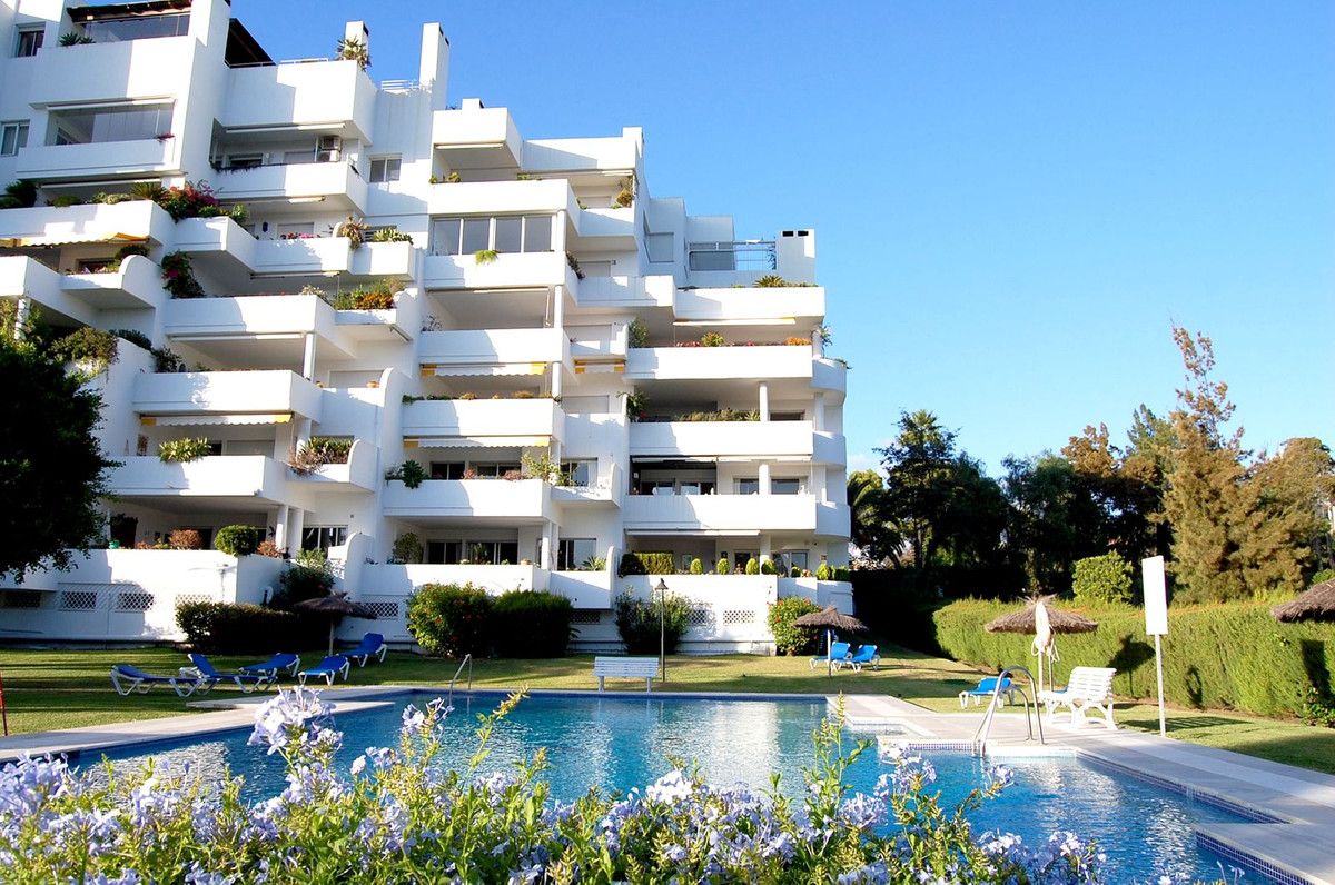 2 Bed Apartment for sale in Guadalmina Alta Costa Del Sol, Málaga, Spain