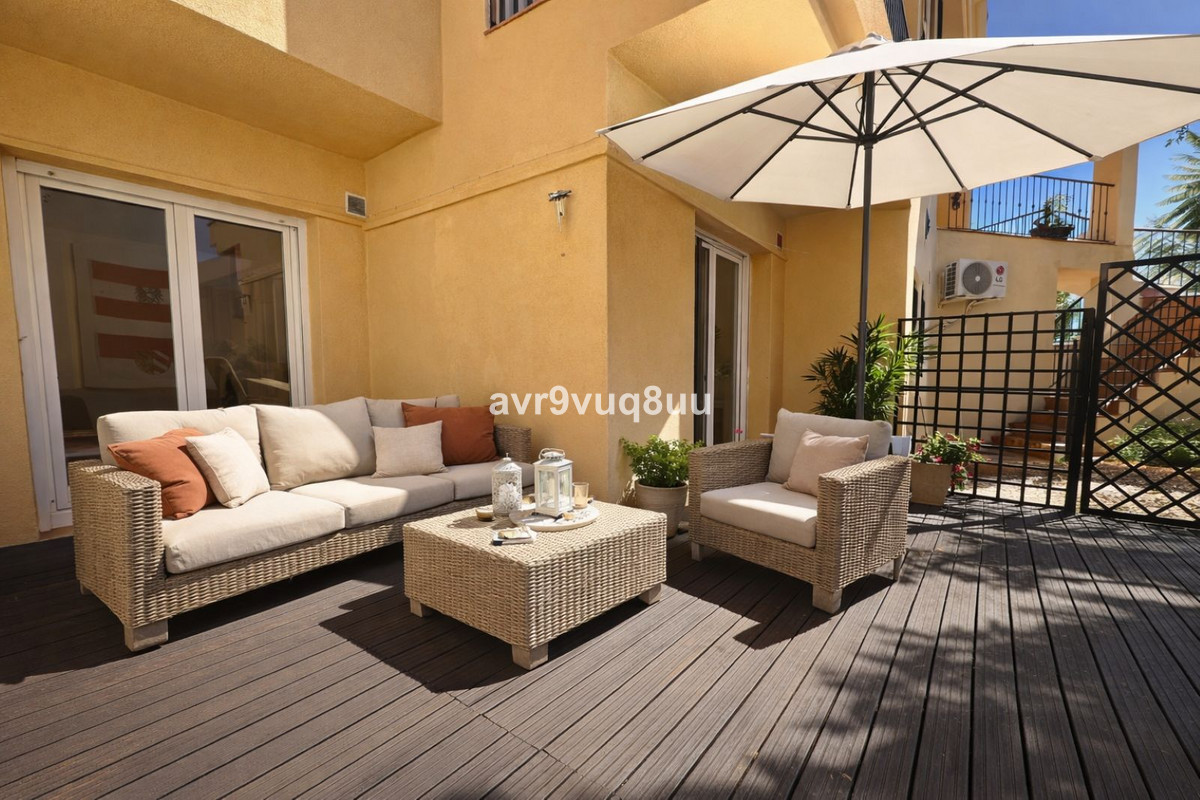 Se vende Pareada de 4 dormitorios en Costa Del Sol, Málaga, España