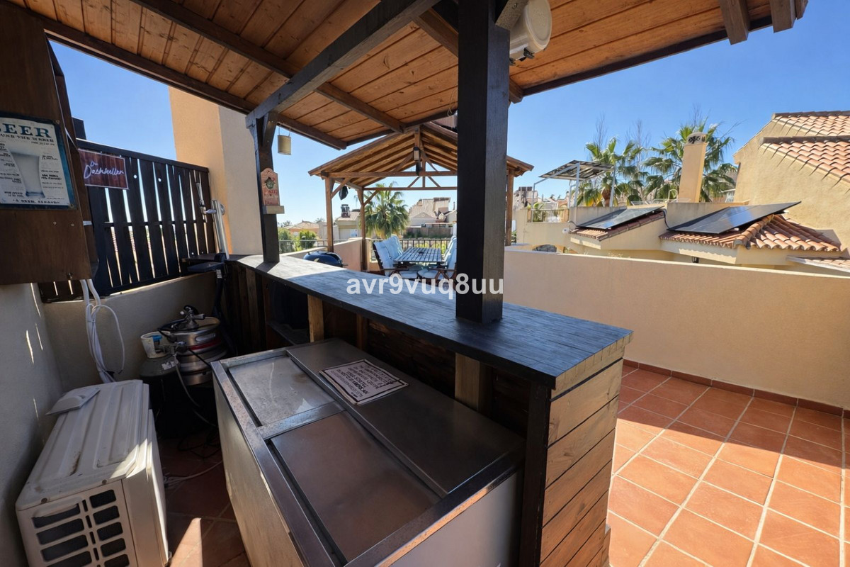 Se vende Pareada de 4 dormitorios en Costa Del Sol, Málaga, España