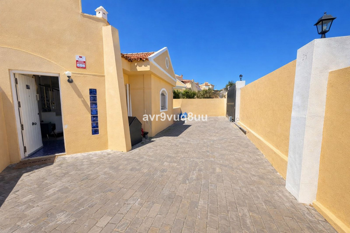 Se vende Pareada de 4 dormitorios en Costa Del Sol, Málaga, España