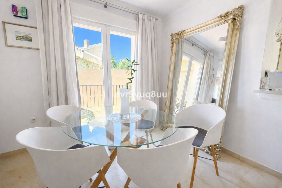 Se vende Pareada de 4 dormitorios en Costa Del Sol, Málaga, España