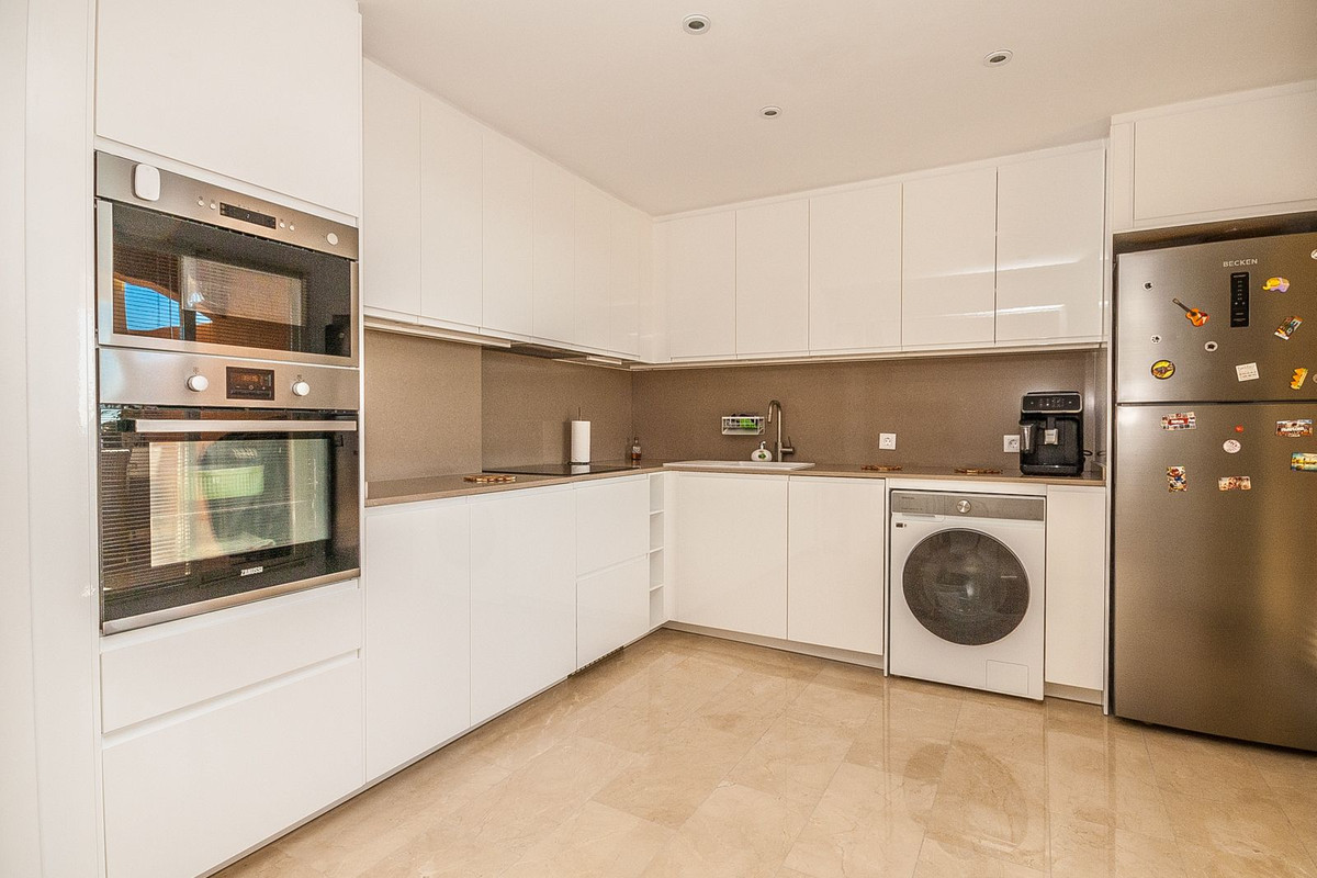 2 Bed Apartment for sale in Elviria Costa Del Sol, Málaga, Spain