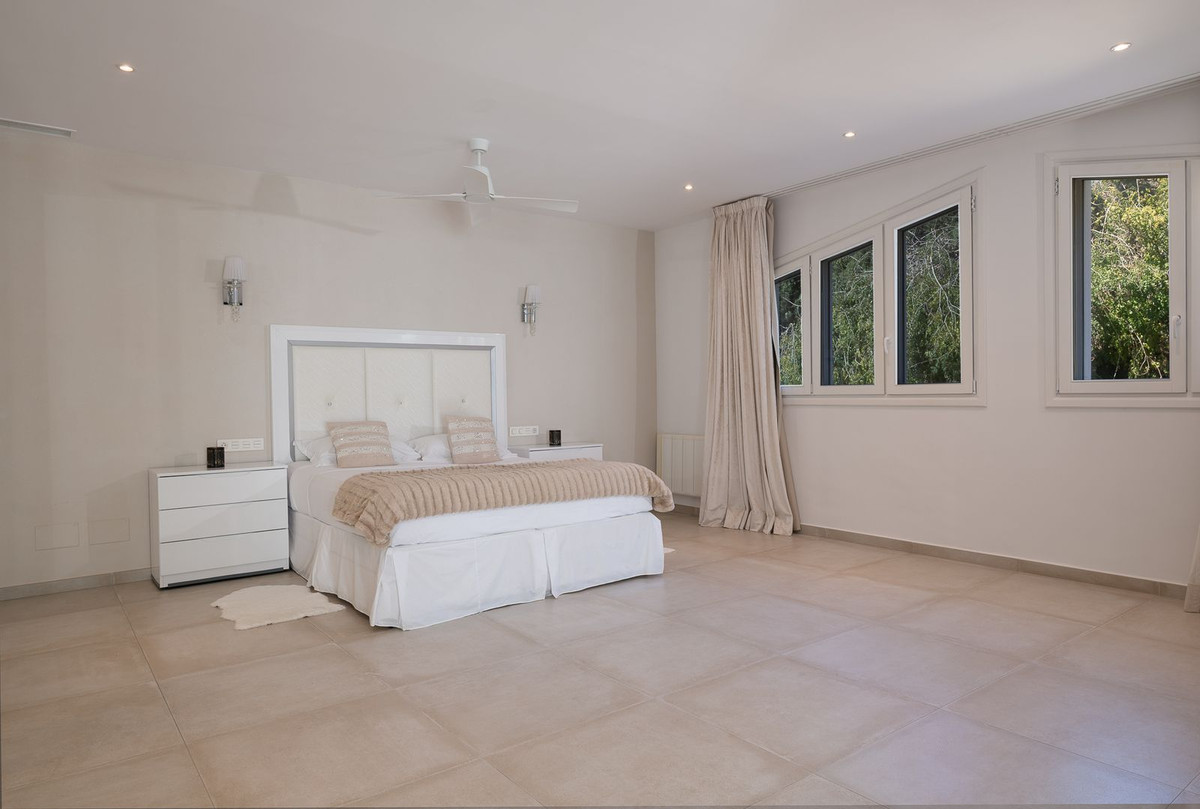 Se vende Villa - Chalet de 9 dormitorios en Costa Del Sol, Málaga, España