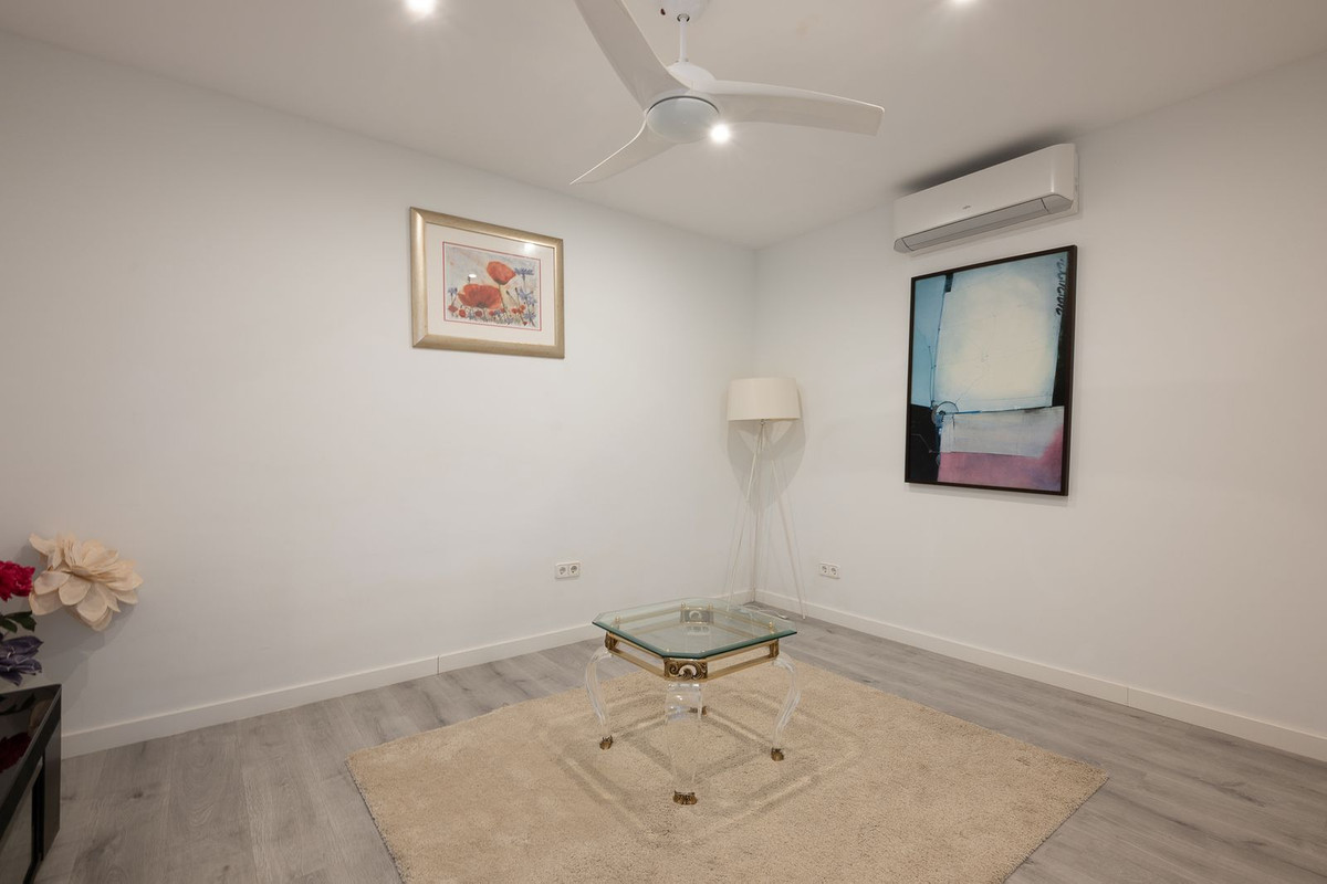Se vende Villa - Chalet de 9 dormitorios en Costa Del Sol, Málaga, España