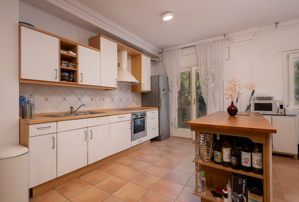 Se vende Villa - Chalet de 9 dormitorios en Costa Del Sol, Málaga, España