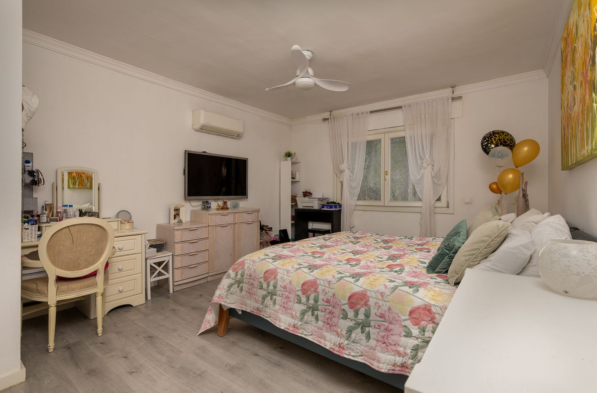 Se vende Villa - Chalet de 9 dormitorios en Costa Del Sol, Málaga, España
