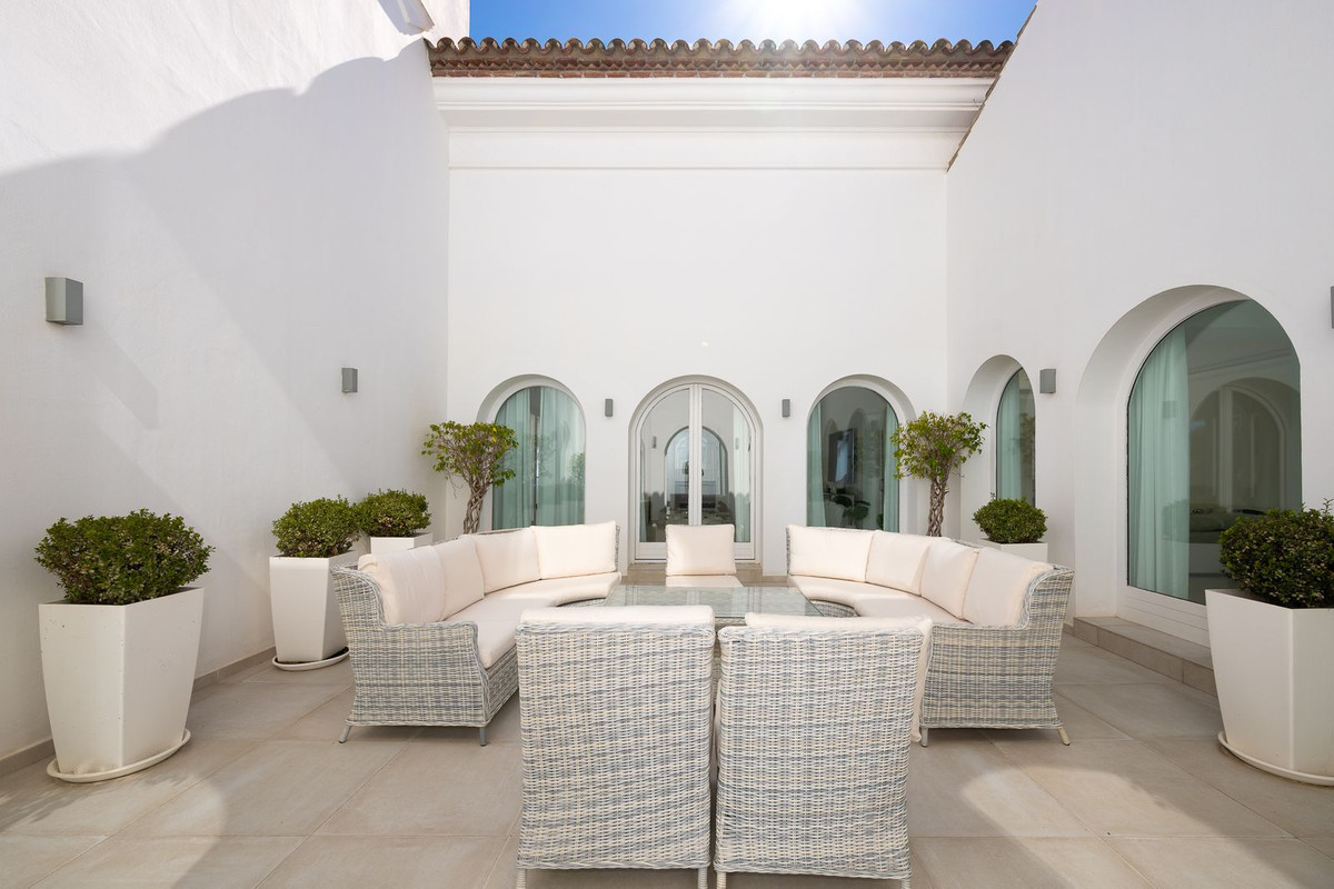 Se vende Villa - Chalet de 9 dormitorios en Costa Del Sol, Málaga, España