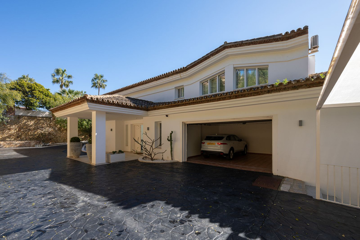 Se vende Villa - Chalet de 9 dormitorios en Costa Del Sol, Málaga, España