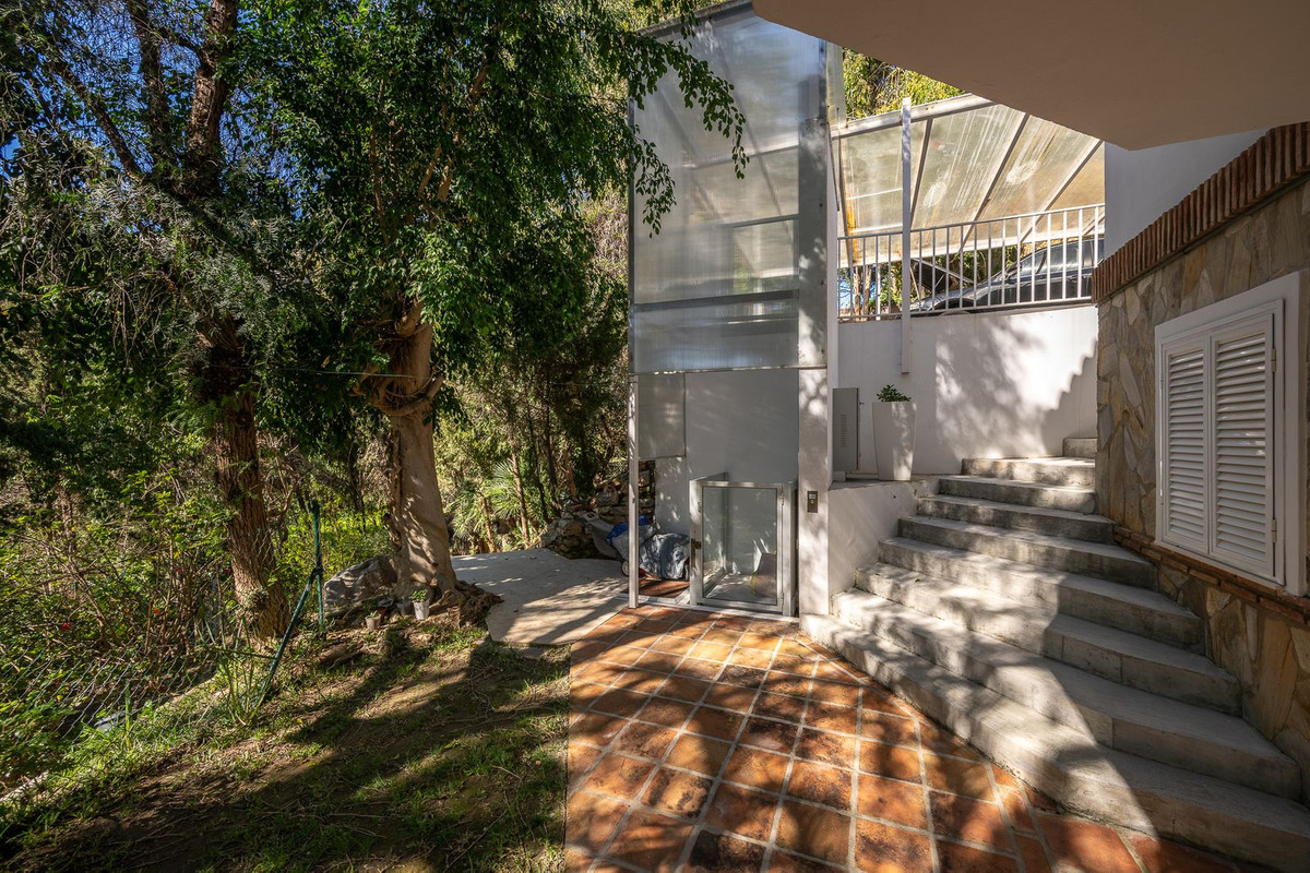 Se vende Villa - Chalet de 9 dormitorios en Costa Del Sol, Málaga, España