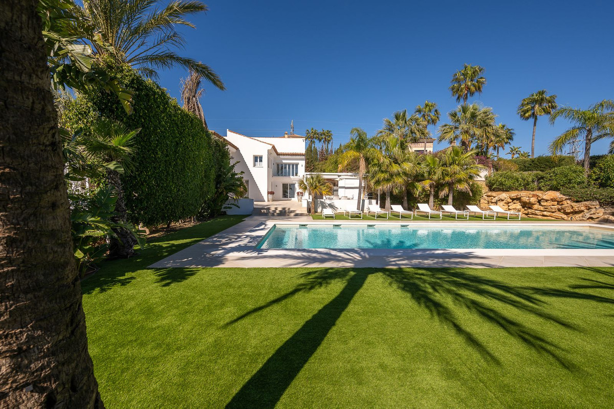 Se vende Villa - Chalet de 9 dormitorios en Costa Del Sol, Málaga, España