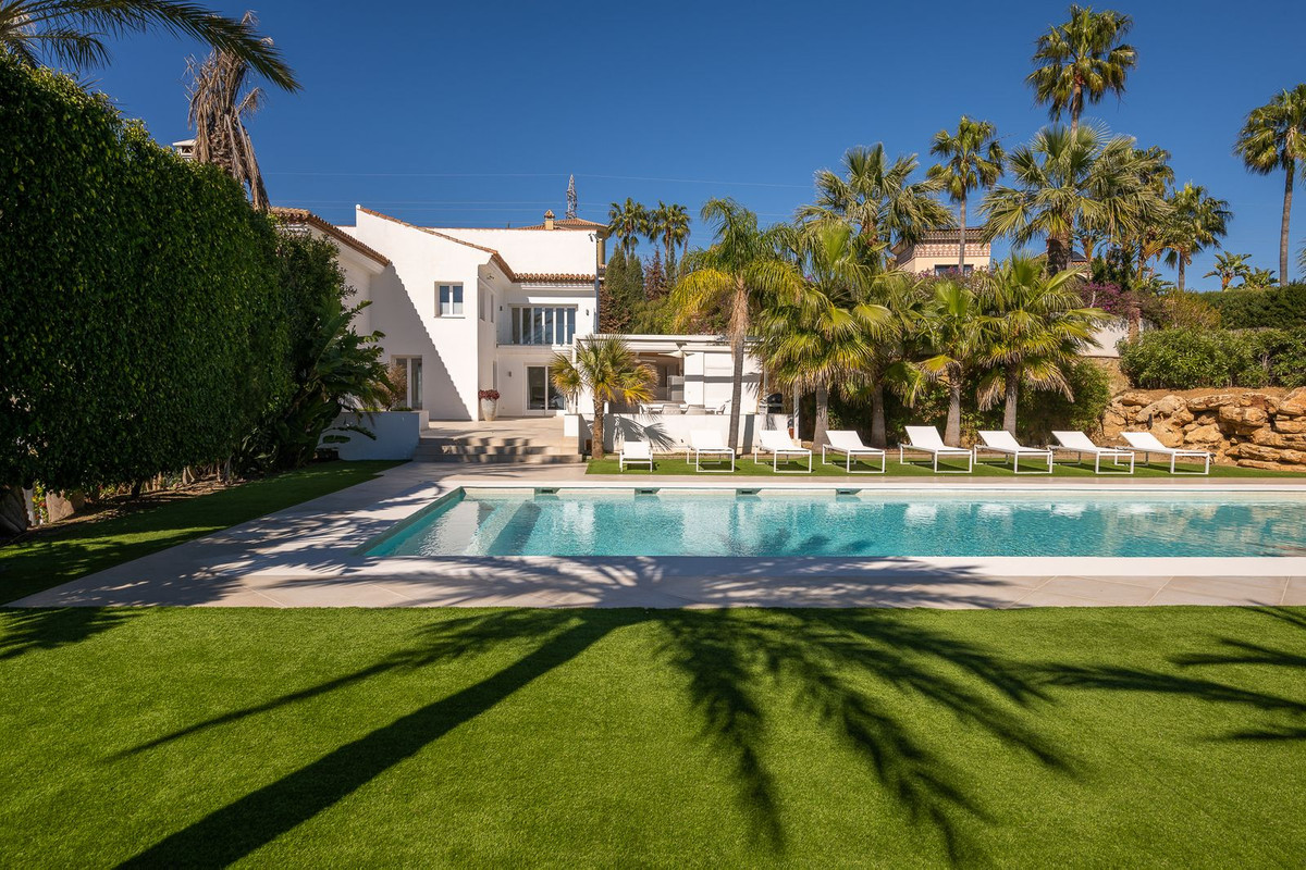 Se vende Villa - Chalet de 9 dormitorios en Costa Del Sol, Málaga, España