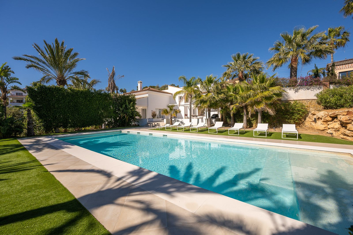 Se vende Villa - Chalet de 9 dormitorios en Costa Del Sol, Málaga, España