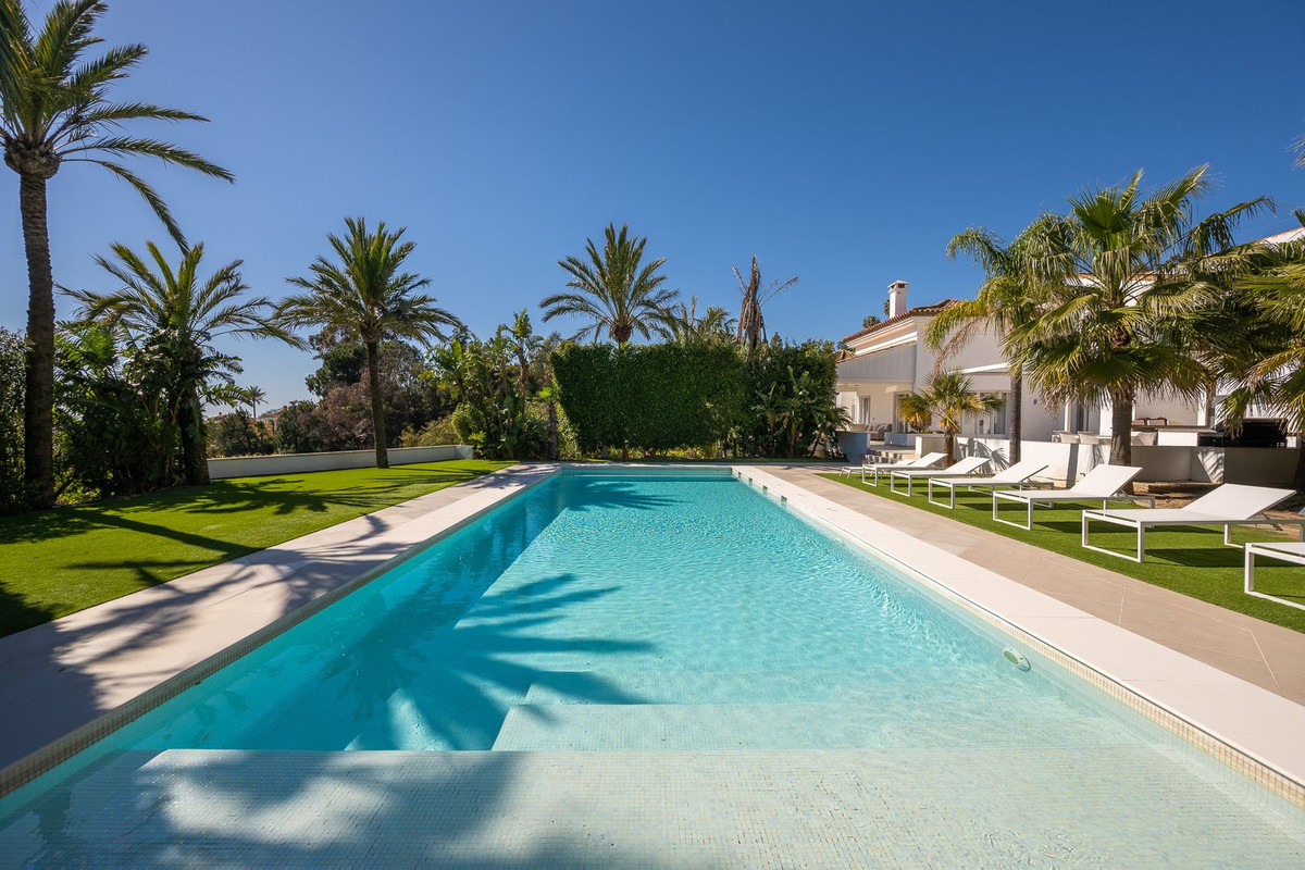 Se vende Villa - Chalet de 9 dormitorios en Costa Del Sol, Málaga, España