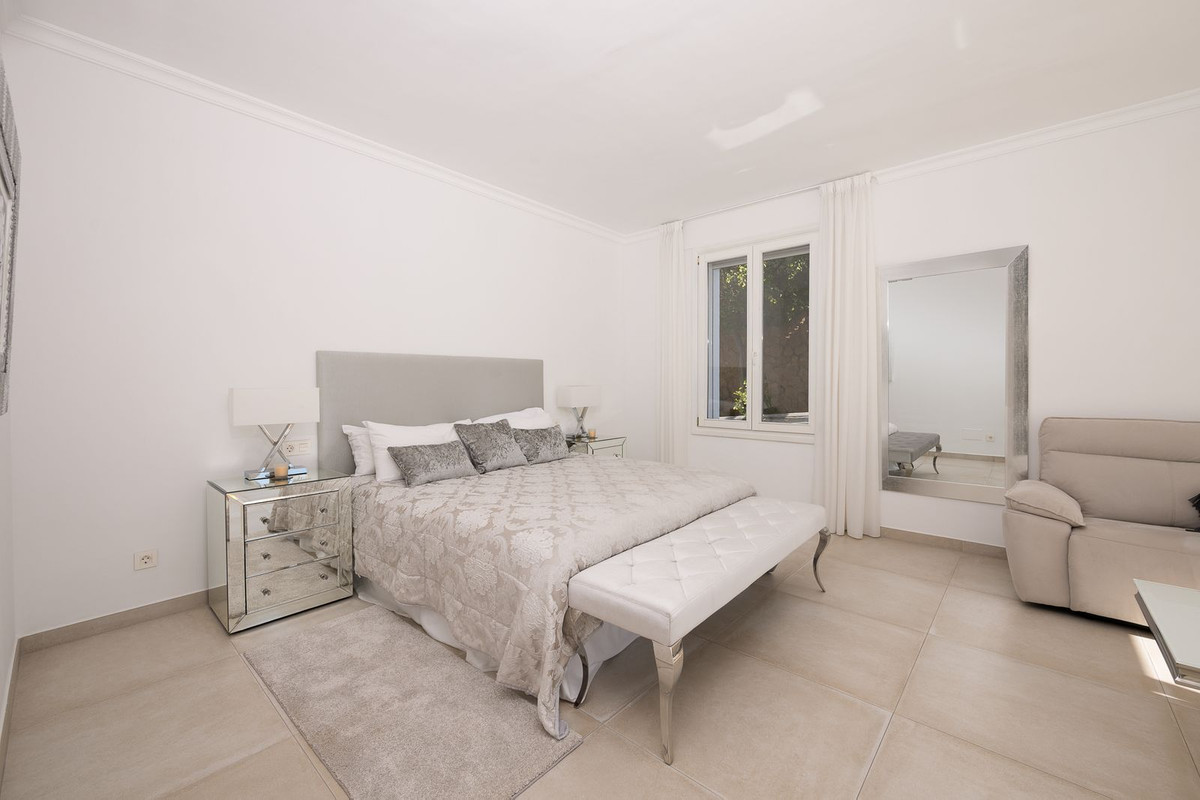 Se vende Villa - Chalet de 9 dormitorios en Costa Del Sol, Málaga, España