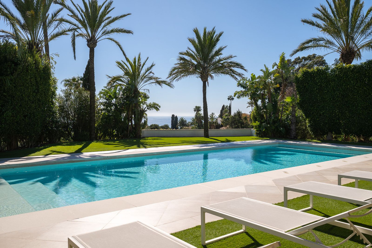 Se vende Villa - Chalet de 9 dormitorios en Costa Del Sol, Málaga, España