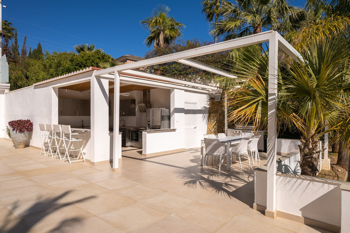 Se vende Villa - Chalet de 9 dormitorios en Costa Del Sol, Málaga, España
