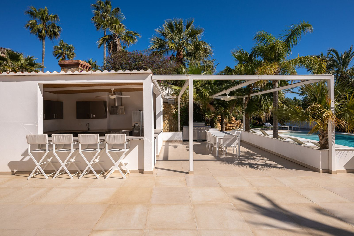 Se vende Villa - Chalet de 9 dormitorios en Costa Del Sol, Málaga, España