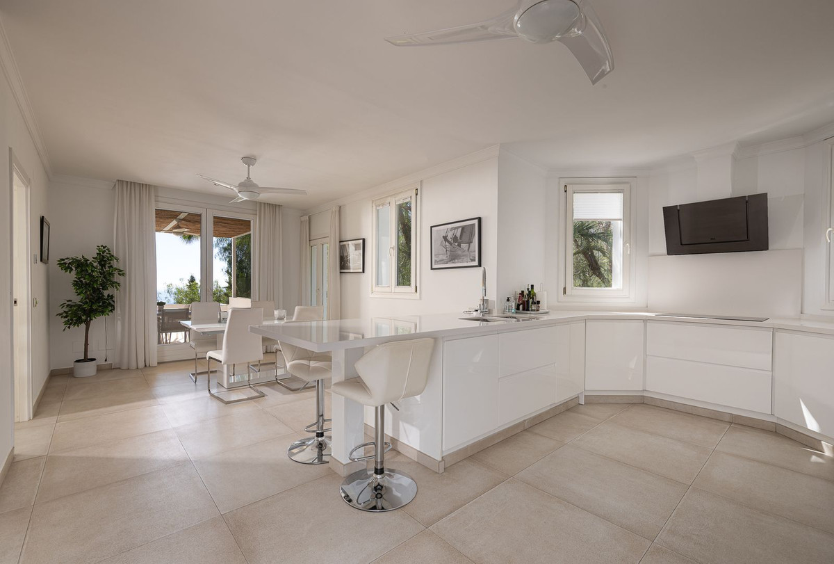 Se vende Villa - Chalet de 9 dormitorios en Costa Del Sol, Málaga, España