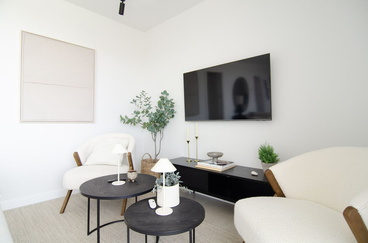 2 Bed Apartment for sale in Fuengirola Costa Del Sol, Málaga, Spain