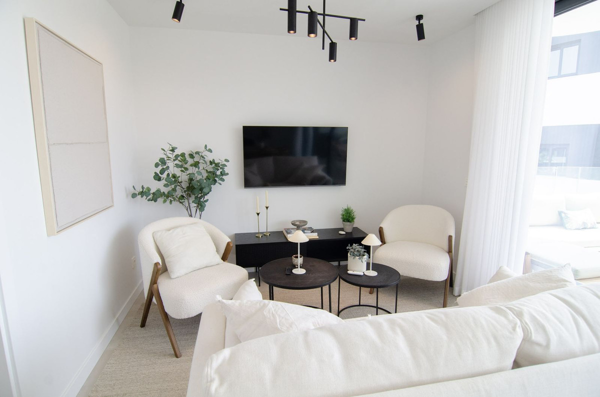 2 Bed Apartment for sale in Fuengirola Costa Del Sol, Málaga, Spain
