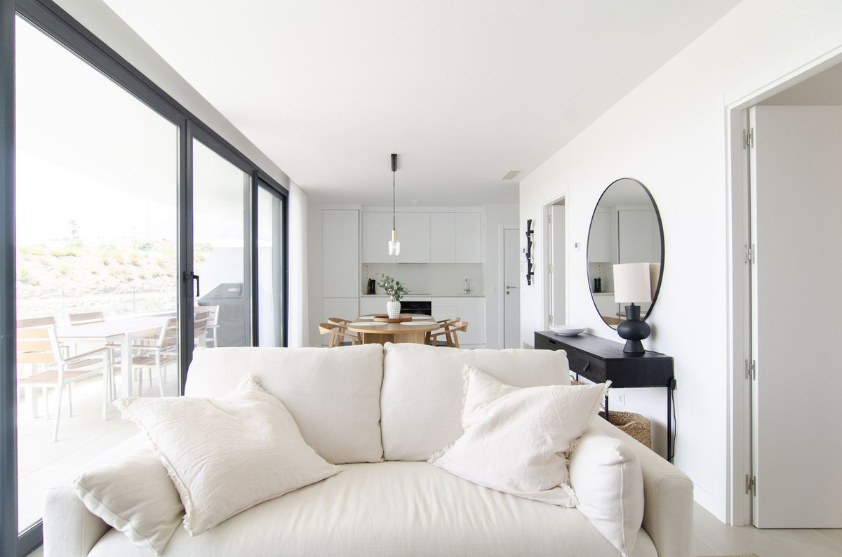 2 Bed Apartment for sale in Fuengirola Costa Del Sol, Málaga, Spain