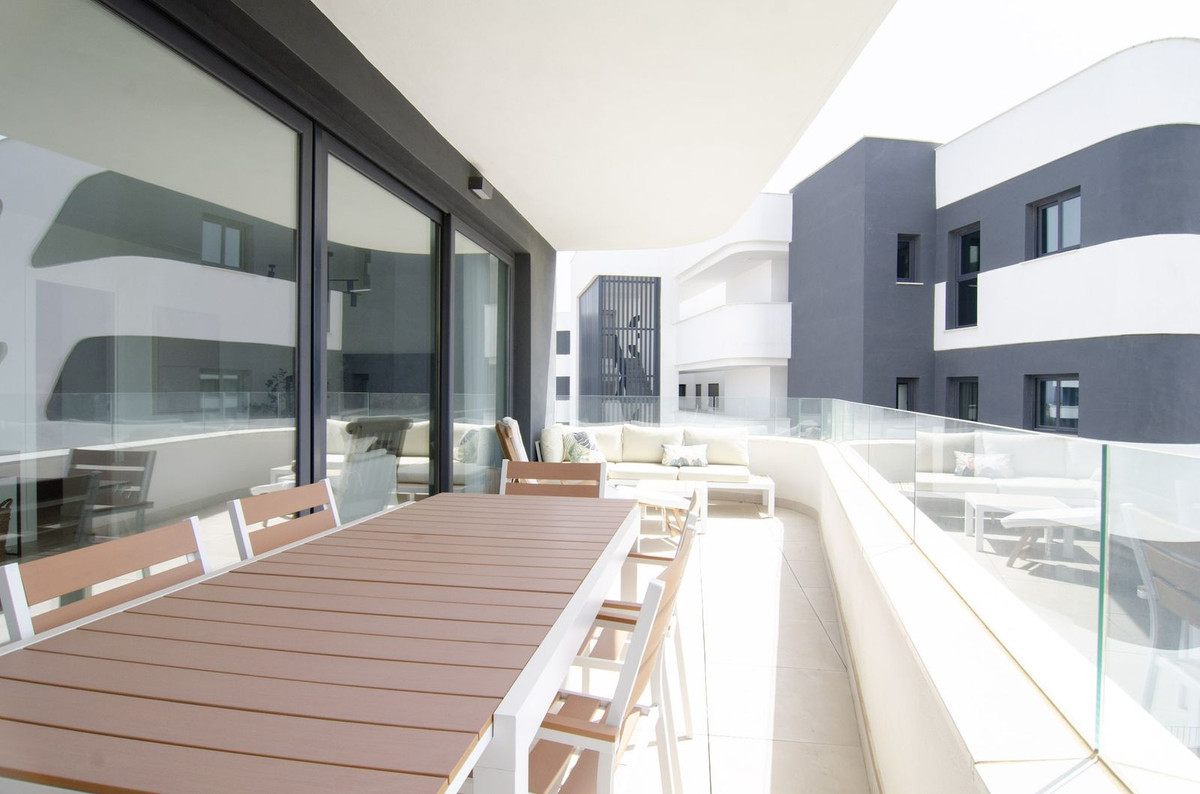 2 Bed Apartment for sale in Fuengirola Costa Del Sol, Málaga, Spain