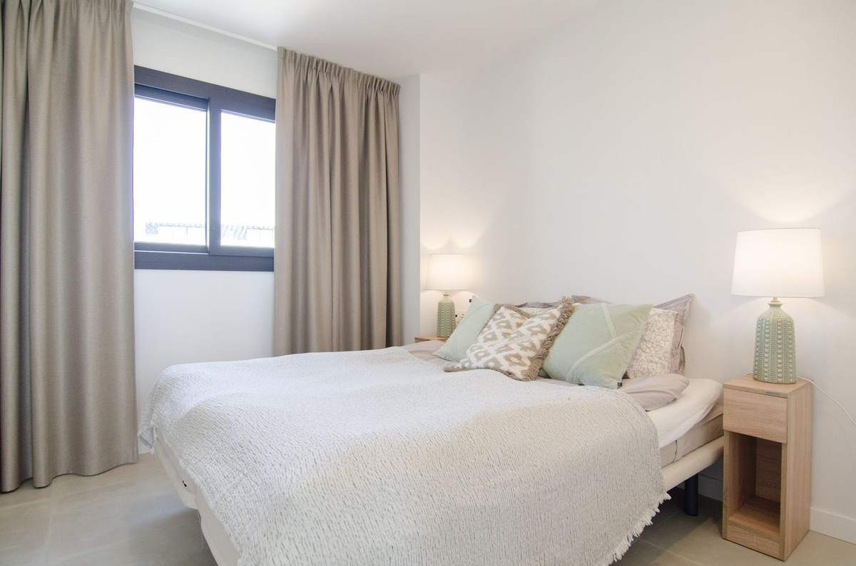 2 Bed Apartment for sale in Fuengirola Costa Del Sol, Málaga, Spain