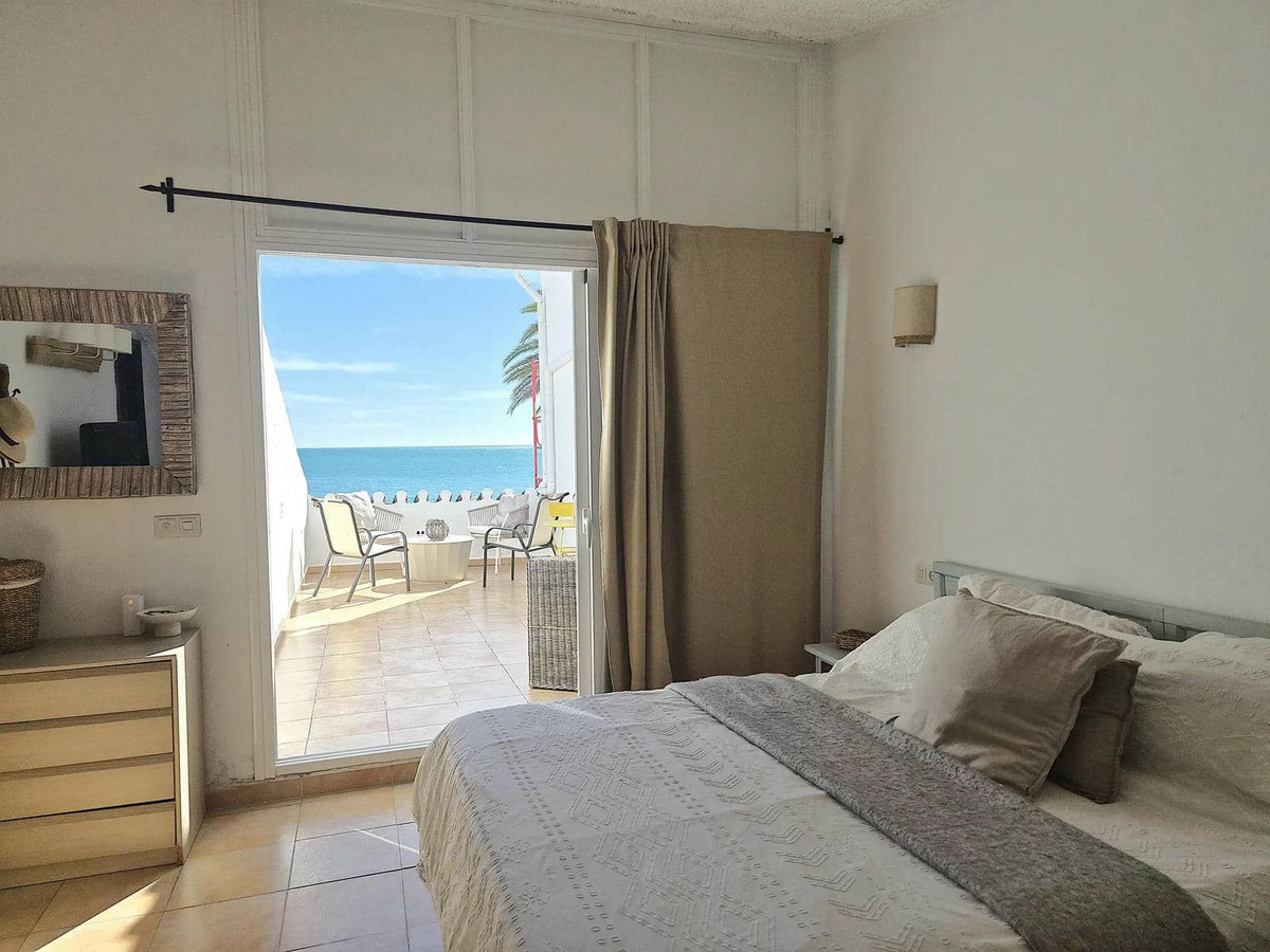 1 Bed Apartment for sale in Estepona Costa Del Sol, Málaga, Spain