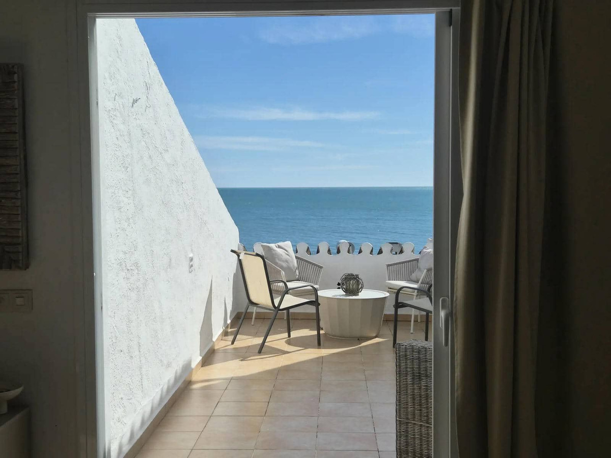 1 Bed Apartment for sale in Estepona Costa Del Sol, Málaga, Spain